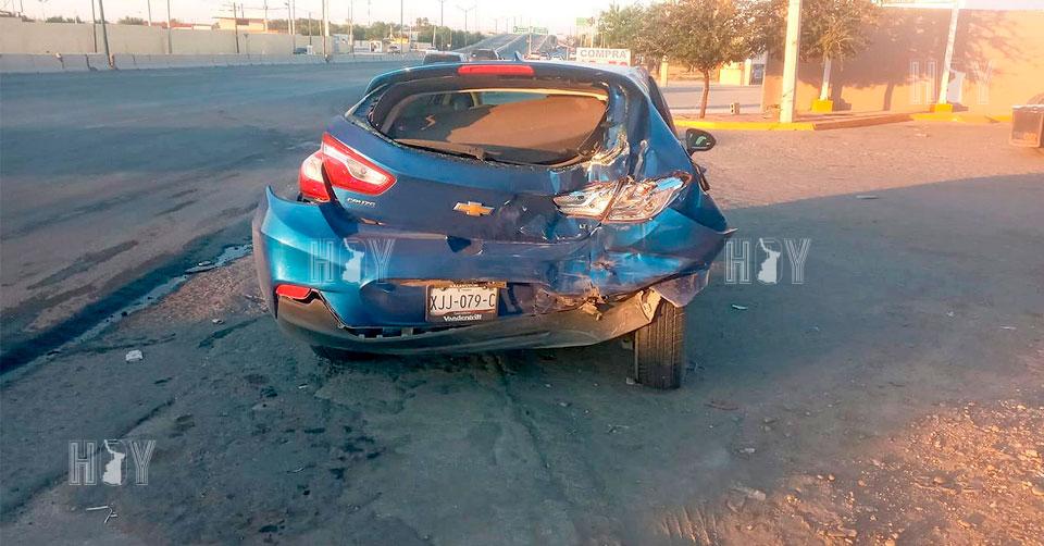 Hoy Tamaulipas - Choque entre automovil y trailer deja danios en Nuevo ...