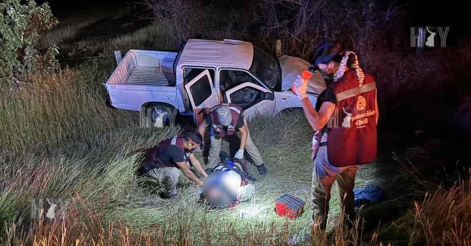 Hoy Tamaulipas - Ebrio conductor volco en su camioneta en la Victoria ...