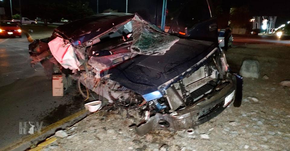 Hoy Tamaulipas - Accidentes en Tamaulipas Conductor sobrevive a fuerte ...