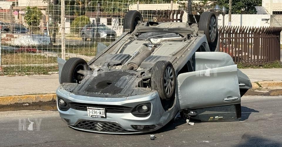Hoy Tamaulipas - Conductor se marea choca y vuelca su auto en Ciudad Madero