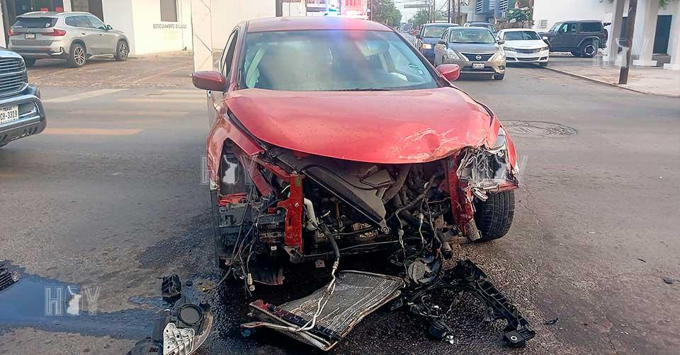 Hoy Tamaulipas - Accidente en Tamaulipas Ignora semaforo en rojo y ...