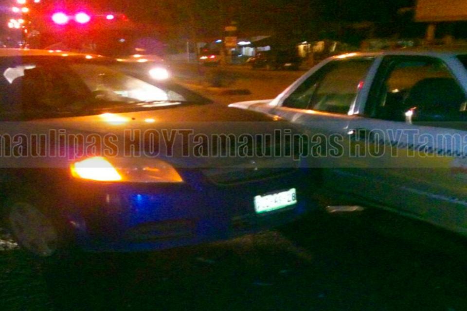 Hoy Tamaulipas Choque de taxi deja a dos heridos en Altamira