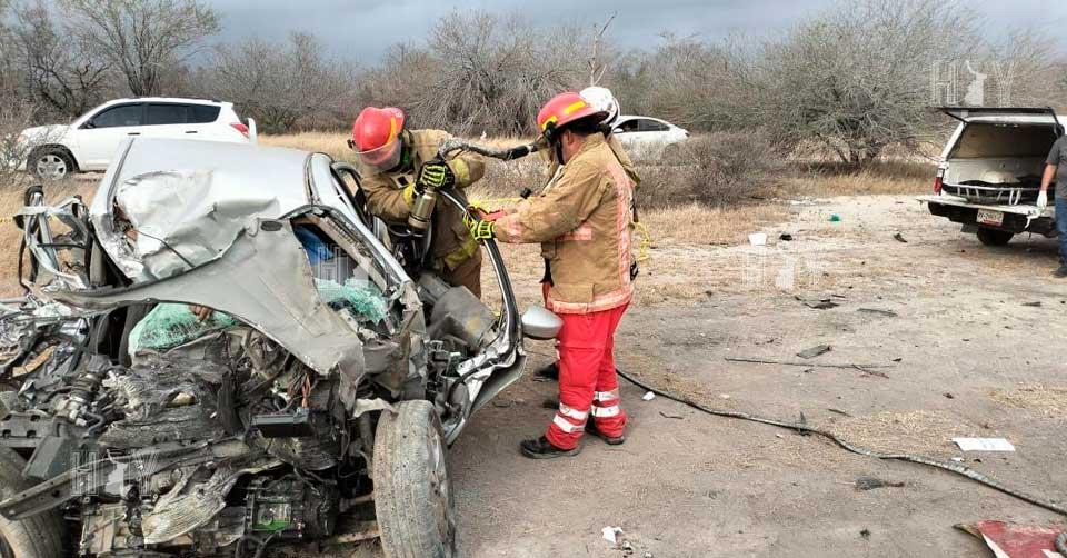 Hoy Tamaulipas - Tamaulipas Accidente entre trailer y automovil dejo un ...
