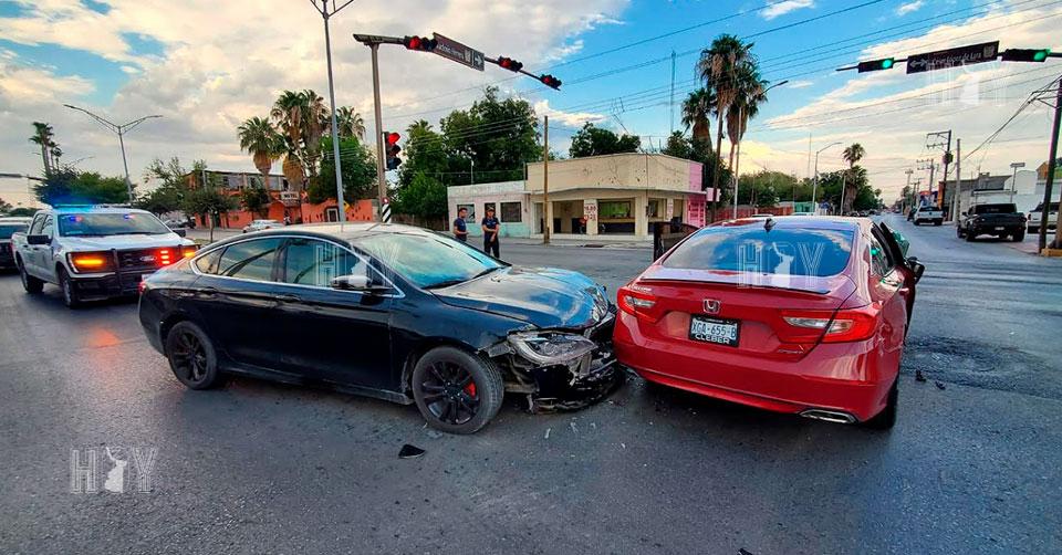 Hoy Tamaulipas - Tamaulipas Choque en Nuevo Laredo dejo cuantiosos ...