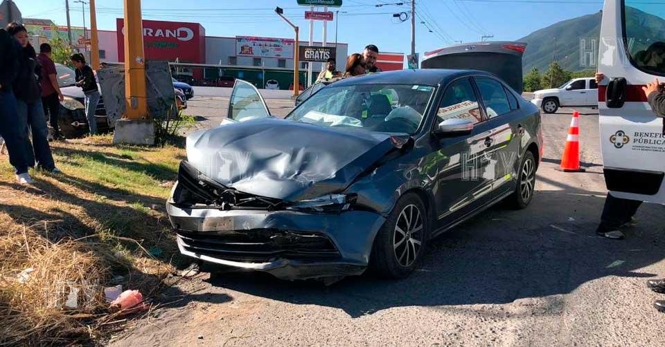 Hoy Tamaulipas - Tamaulipas Falla en semaforos ocasiona choque en ...