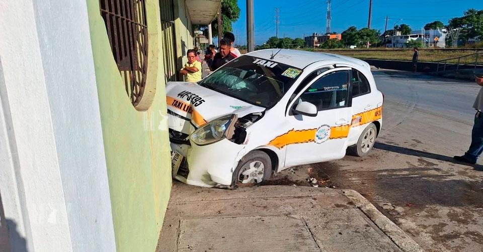 Hoy Tamaulipas - Accidentes en Tamaulipas Taxista pierde el control y ...