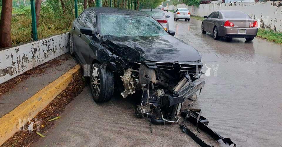 Hoy Tamaulipas - Tamaulipas Mujer pierde el control de su auto y choca ...