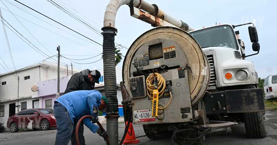 Hoy Tamaulipas - Tamaulipas Refuerzan limpieza de drenajes en Matamoros ...
