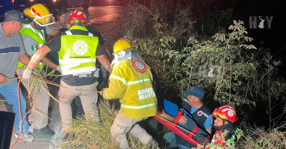 Hoy Tamaulipas - Accidentes en Tamaulipas Conductor cae a barranco tras ...