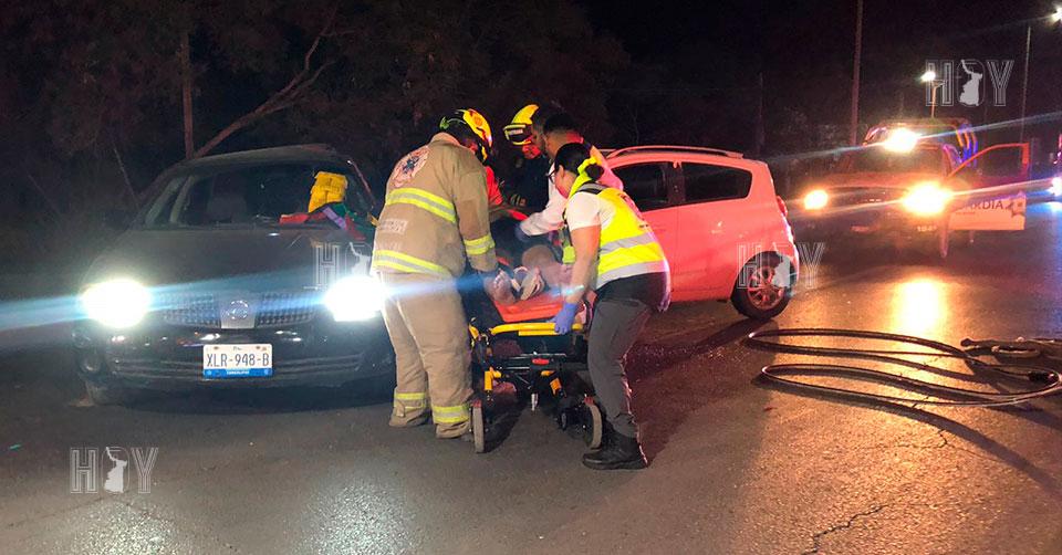 Hoy Tamaulipas - Accidente en Tamaulipas Mujer queda prensada tras ...
