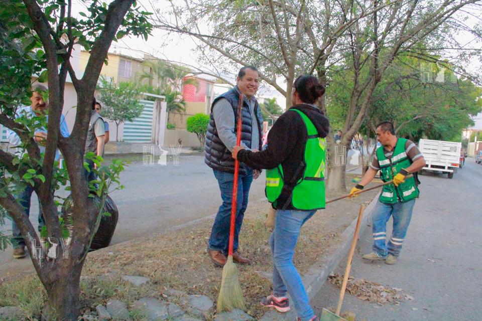 Hoy Tamaulipas - Supervisa alcalde de Ciudad Victoria trabajos de limpieza