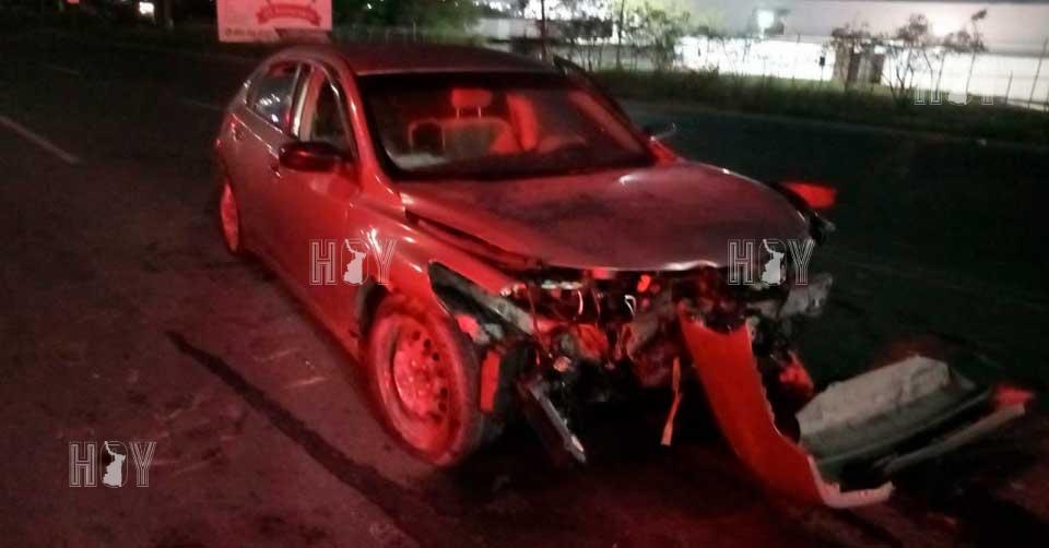 Hoy Tamaulipas - Tamaulipas Conductor choca contra muro en Reynosa y ...
