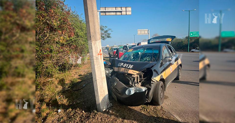 Hoy Tamaulipas - Accidente en Tamaulipas Taxi se estrella contra poste ...