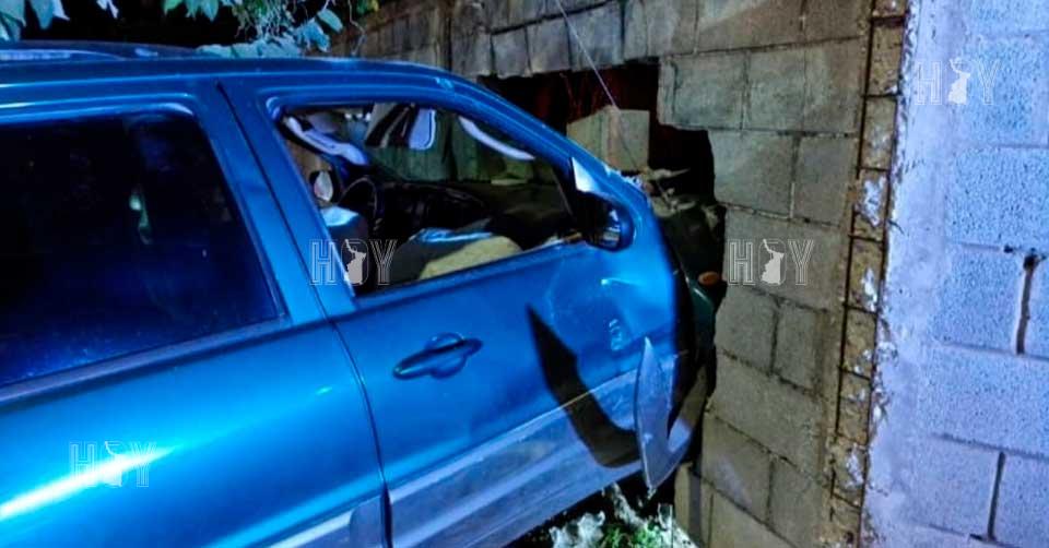 Hoy Tamaulipas - Accidentes en Tamaulipas Joven estrella su camioneta ...