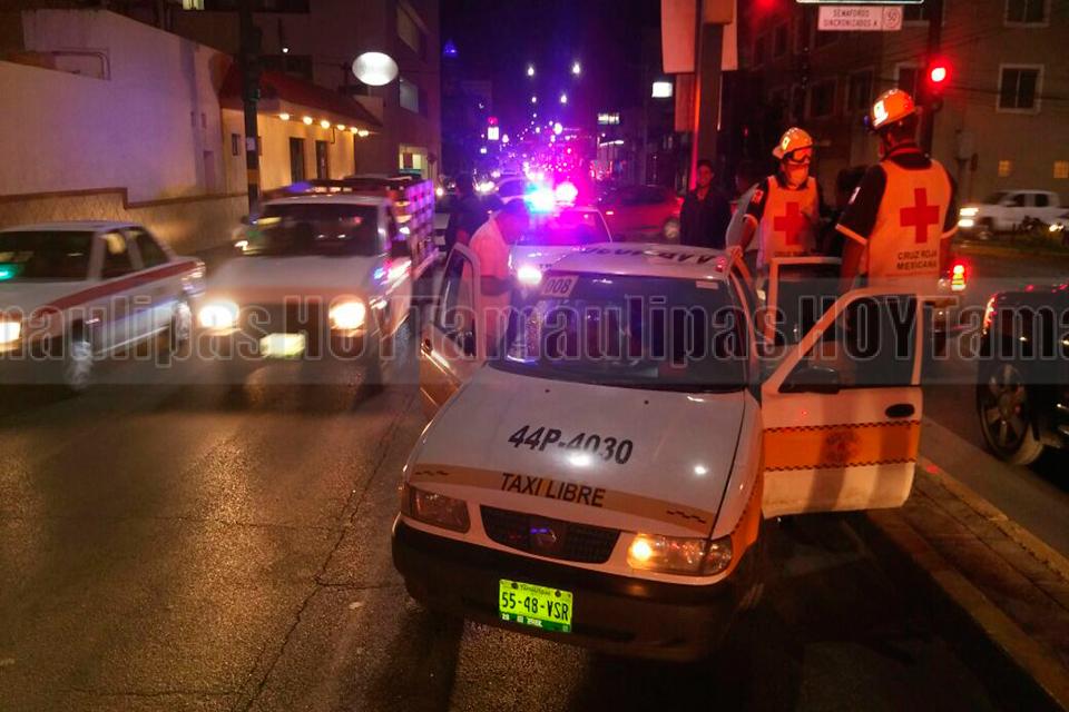 Hoy Tamaulipas Cuatro lesionados en choque de taxi en Tampico