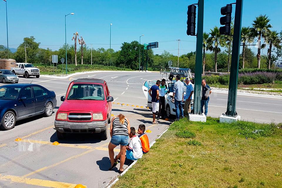 Hoy Tamaulipas - Choque en Ciudad Victoria deja varios lesionados