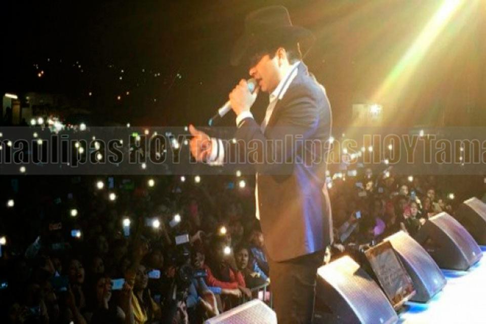 Julion Alvarez Esta Noche Se Me Olvida