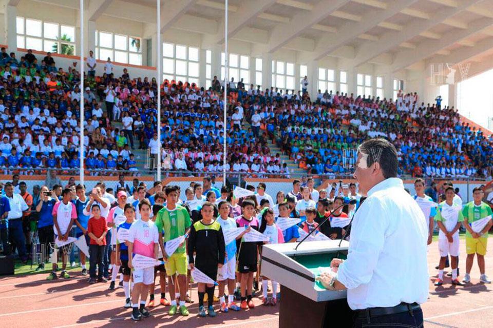 Hoy Tamaulipas - Inauguran la Copa Tam de futbol con mas de cien equipos