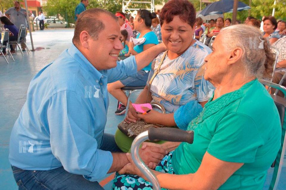 Hoy Tamaulipas - Inicia entrega de apoyos de 65 y Mas en Ciudad Victoria