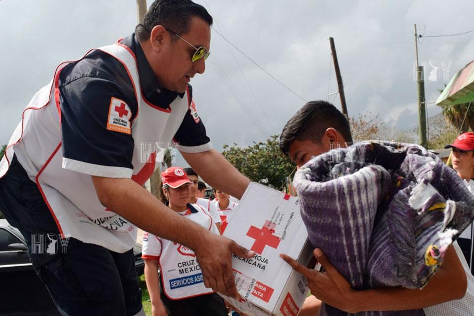 Hoy Tamaulipas - Entrego Cruz Roja despensas y cobijas en ejidos de ...
