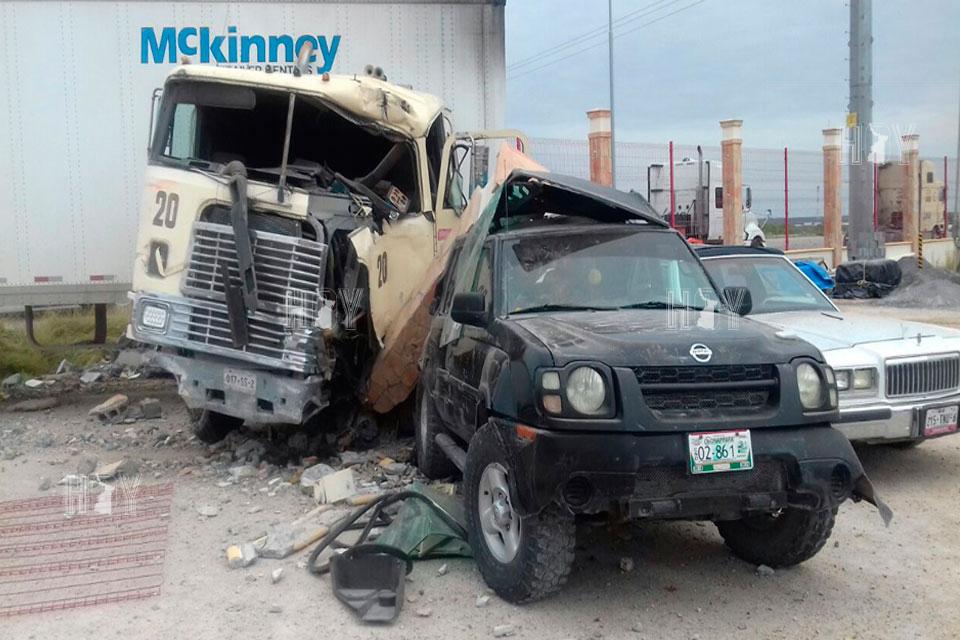 Hoy Tamaulipas - Choque multiple en Nuevo Laredo deja danios materiales