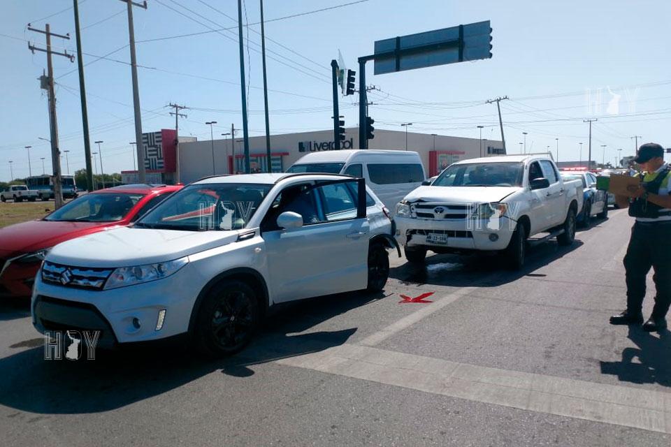 Hoy Tamaulipas - Choque por alcance deja danios materiales en Ciudad ...