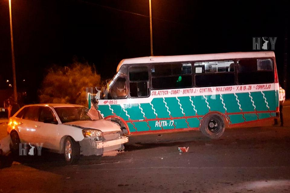Hoy Tamaulipas - Choca microbusero y se da a la fuga en Ciudad Victoria