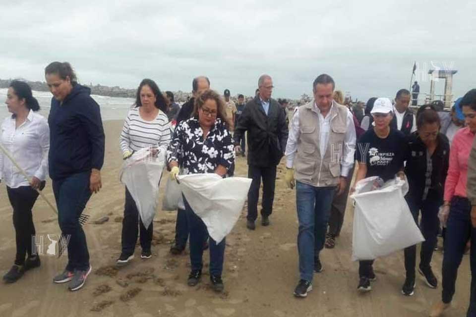 Hoy Tamaulipas - Multaran a quien tire basura en drenes y playa de Madero