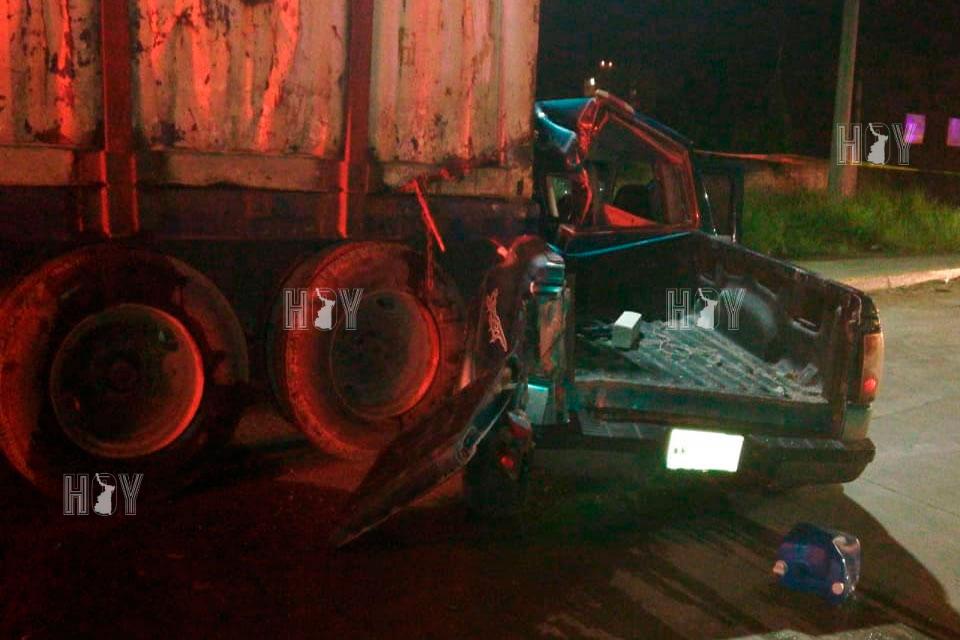 Hoy Tamaulipas - Muere hombre al chocar su troca en Altamira