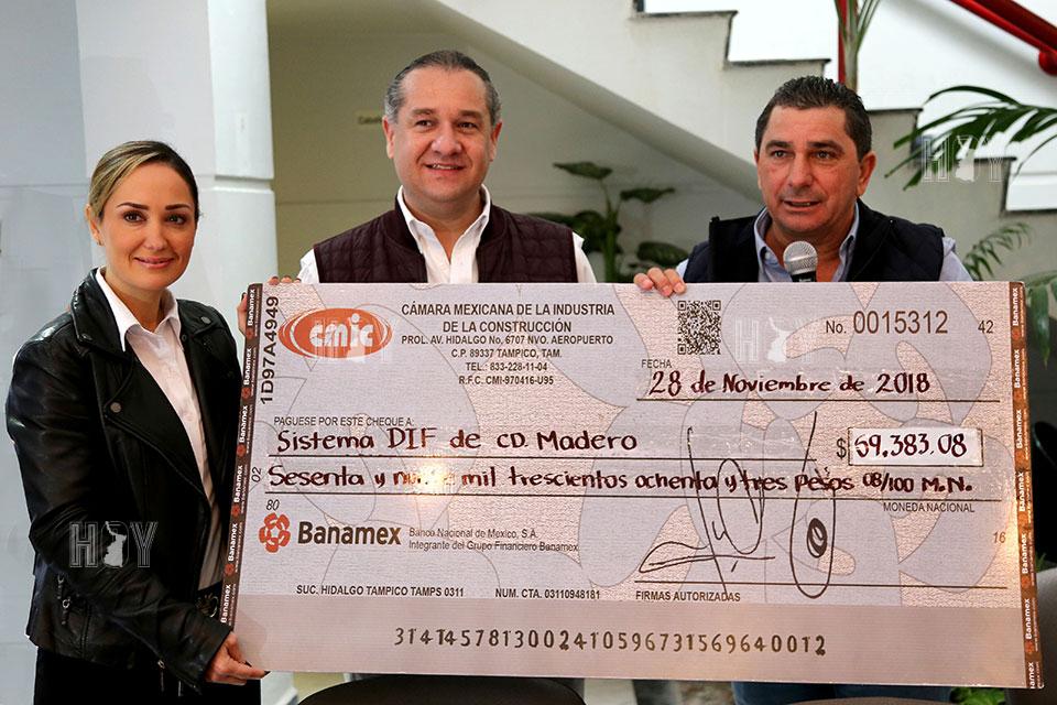Hoy Tamaulipas - Entrega CMIC Tamaulipas aportacion a DIF Madero