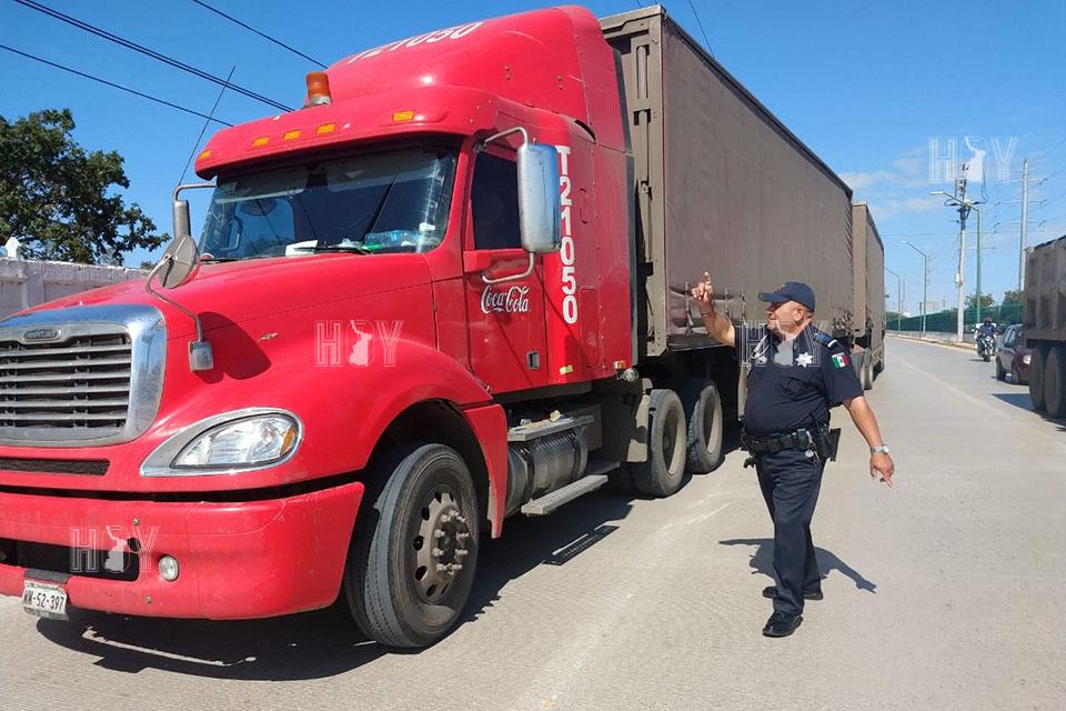 Hoy Tamaulipas - Aplican operativos contra unidades pesadas en Madero