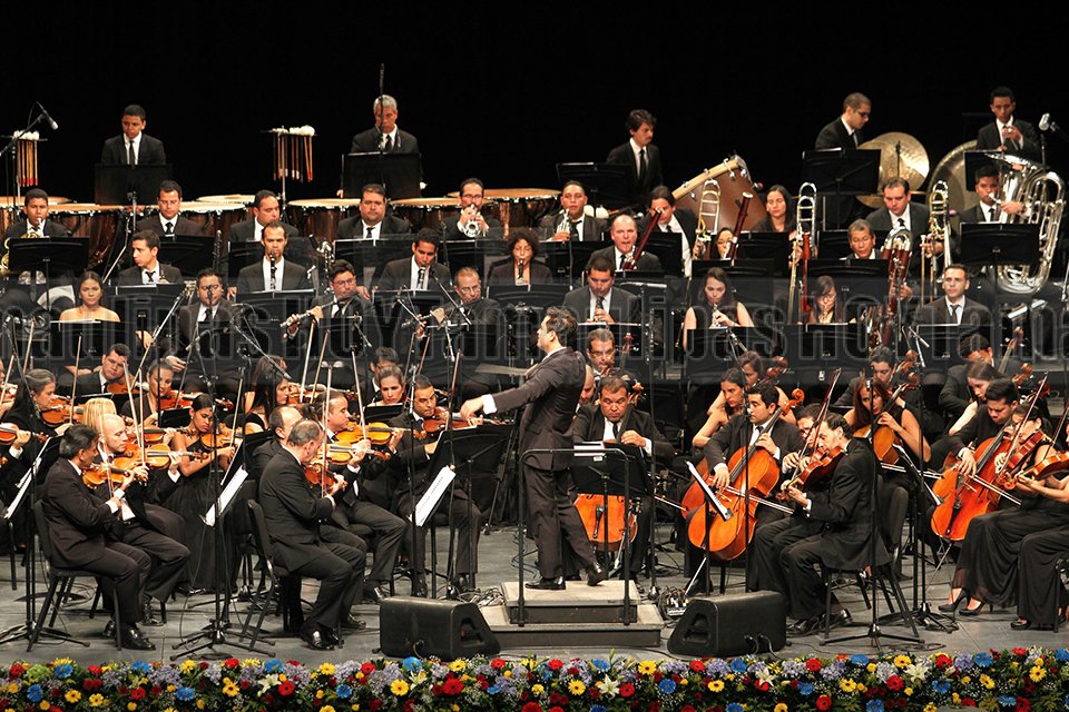Sinf�nica Sim�n Bol�var en el Auditorio Nacional