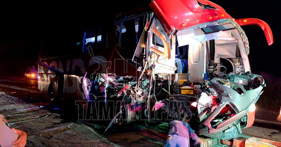 Hoy Tamaulipas Accidente en Tamaulipas Choque entre autobus y trailer