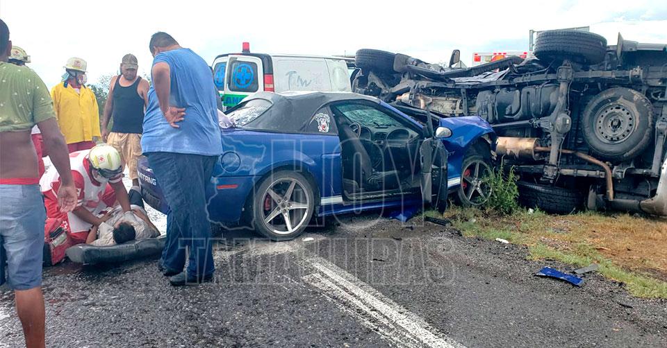Ocho lesionados deja choque y volcadura en la carretera Victoria-Matamoros