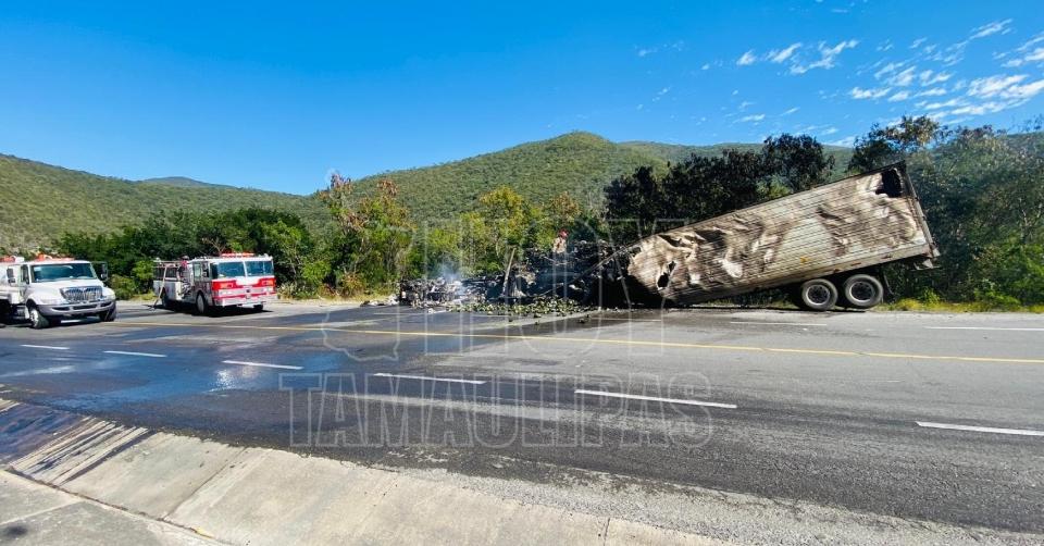 Se incendia triler que transportaba toneladas de brcoli en la Rumbo Nuevo