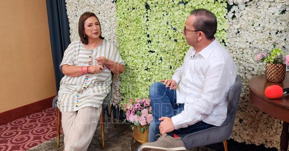 Xochitl Galves y Marco Esquivel