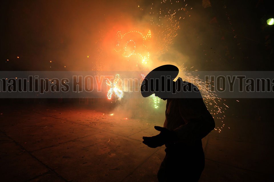 La topada de la Flor de Niluyarilo 