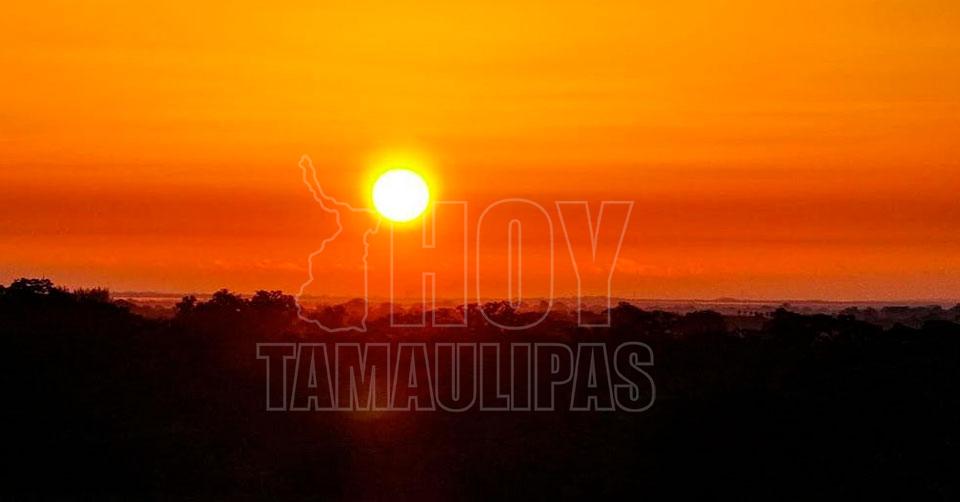 Amanecer dorado en Ciudad Victoria