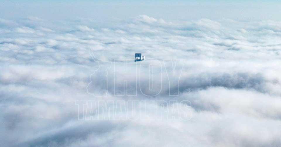 La Torre Bicentenario entre las nubes