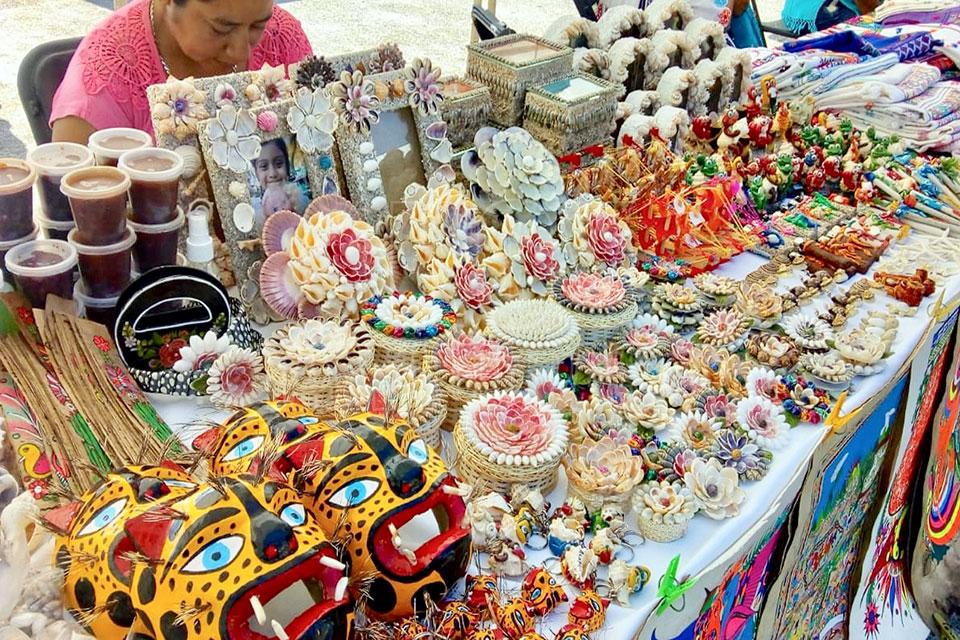 Muestra artesanal en Acapulco